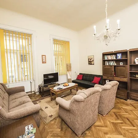 Nora Apartment